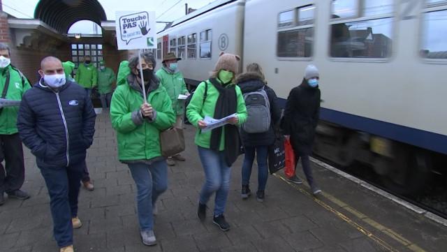 Waremme : nouvelle mobilisation contre la réduction des plages d'ouverture des guichets SNCB 