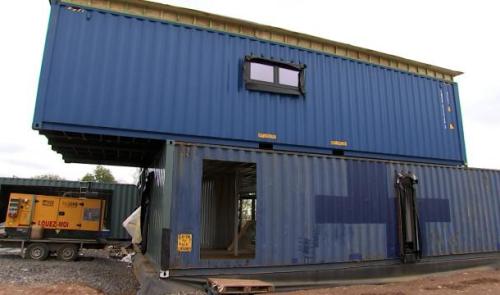 Werbomont: impressionnante construction en conteneurs marins