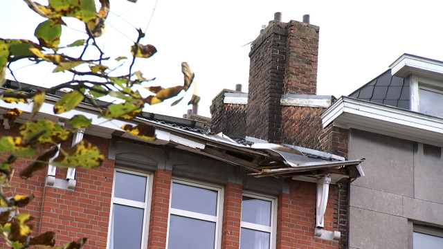 Intempéries : un arbre s'abat sur une maison à Cointe