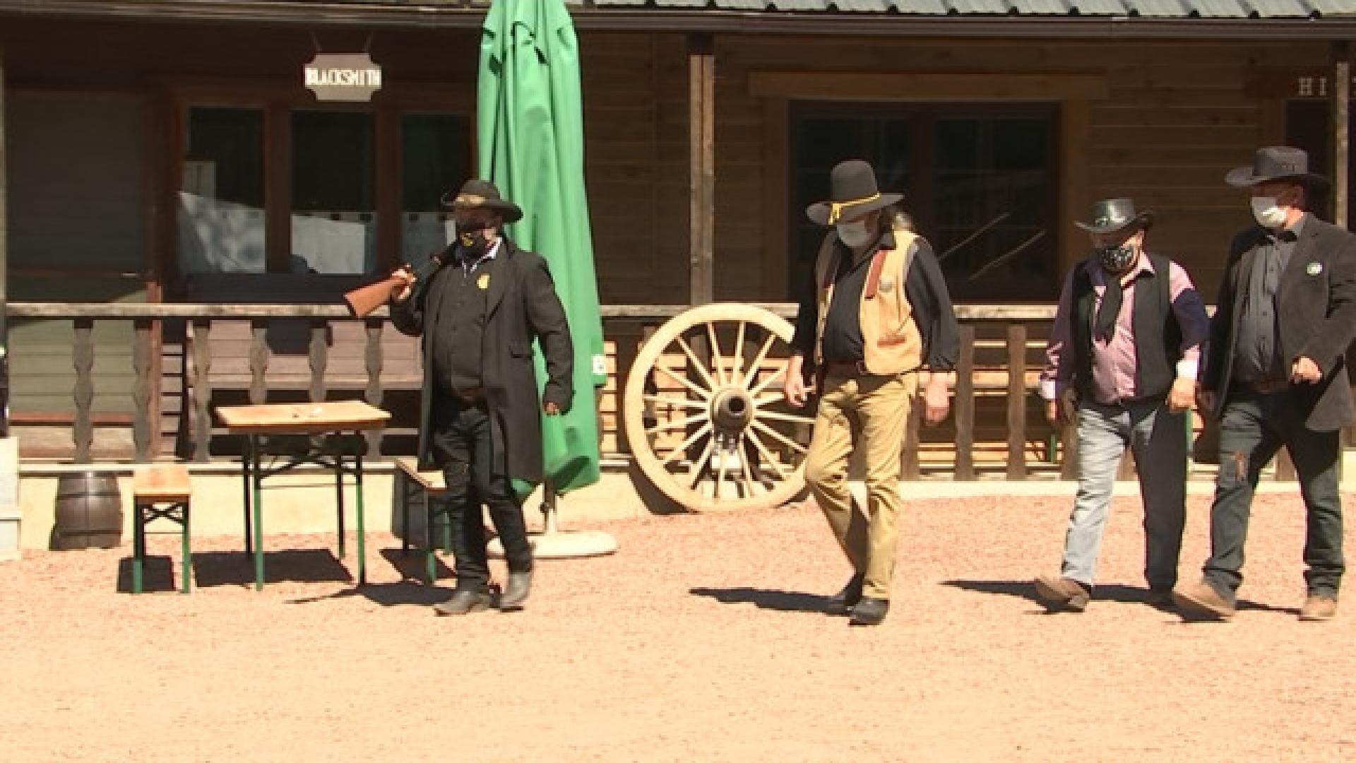 Western City: des Cowboys et des Indiens masqués à Chaudfontaine