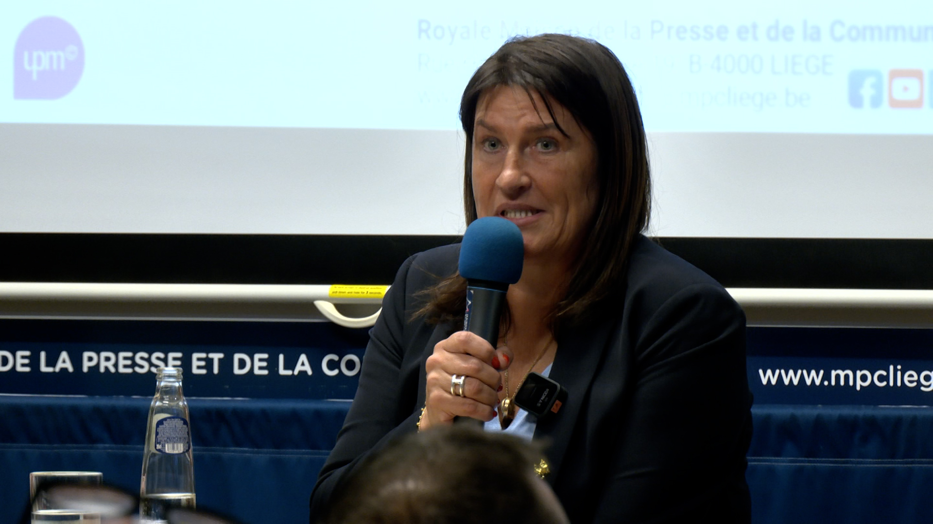 La ministre Galant présentera mardi au secteur son plan de réforme des médias de proximité