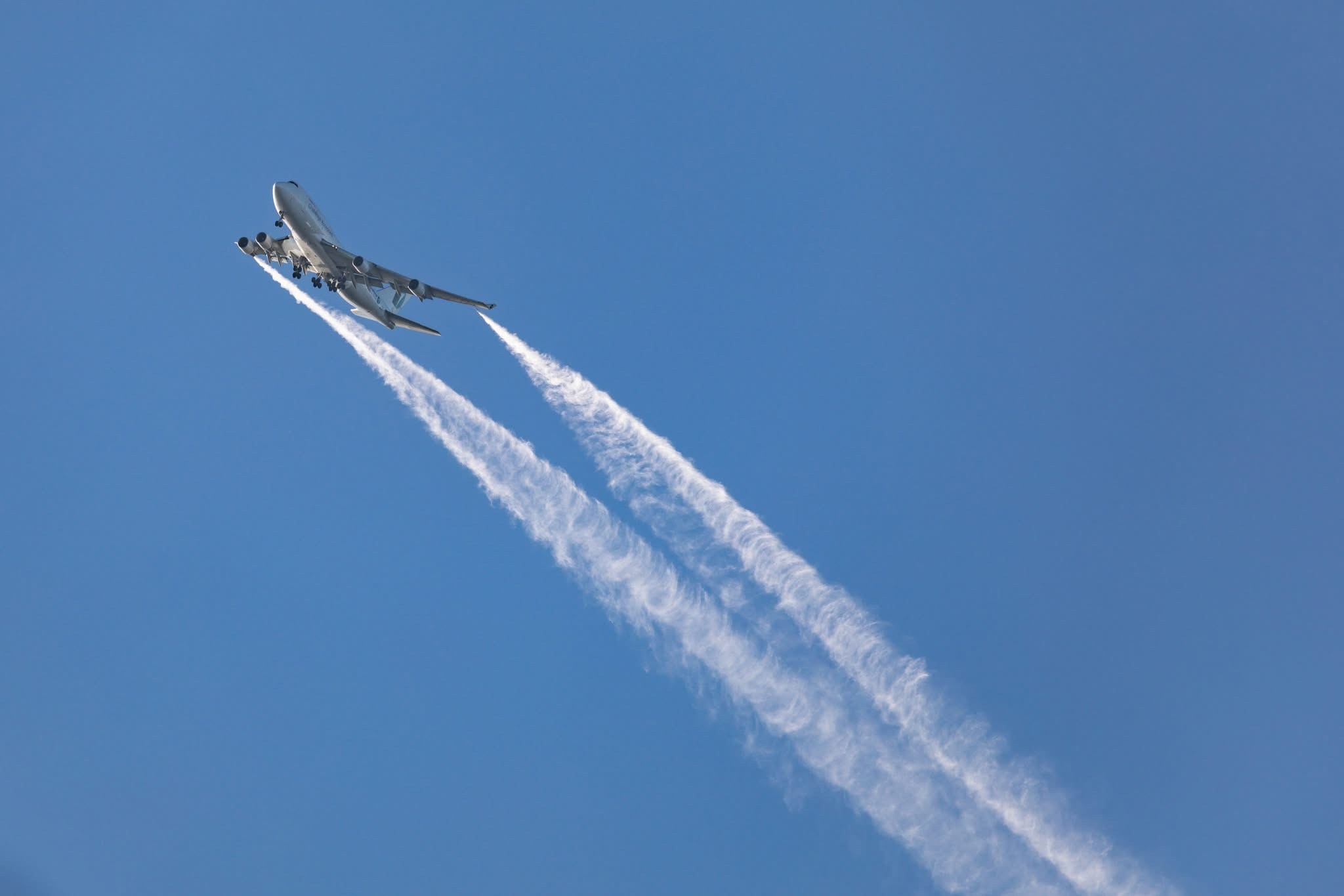 Un avion cargo largue son kérosène au-dessus de plusieurs communes autour de Liège Airport