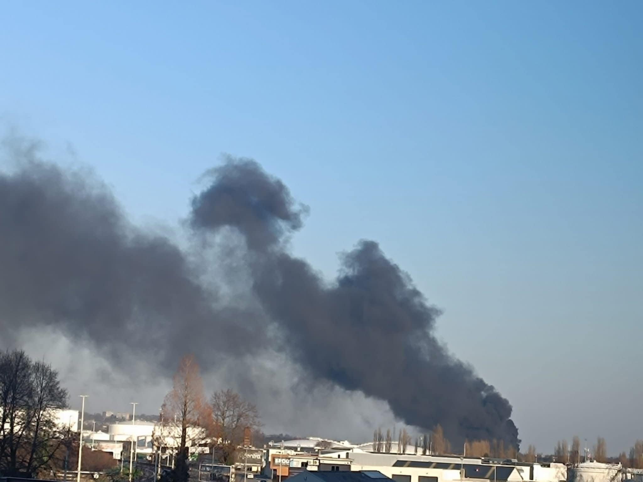 Incendie chez Recydel à Wandre : des fumées visibles à des kilomètres