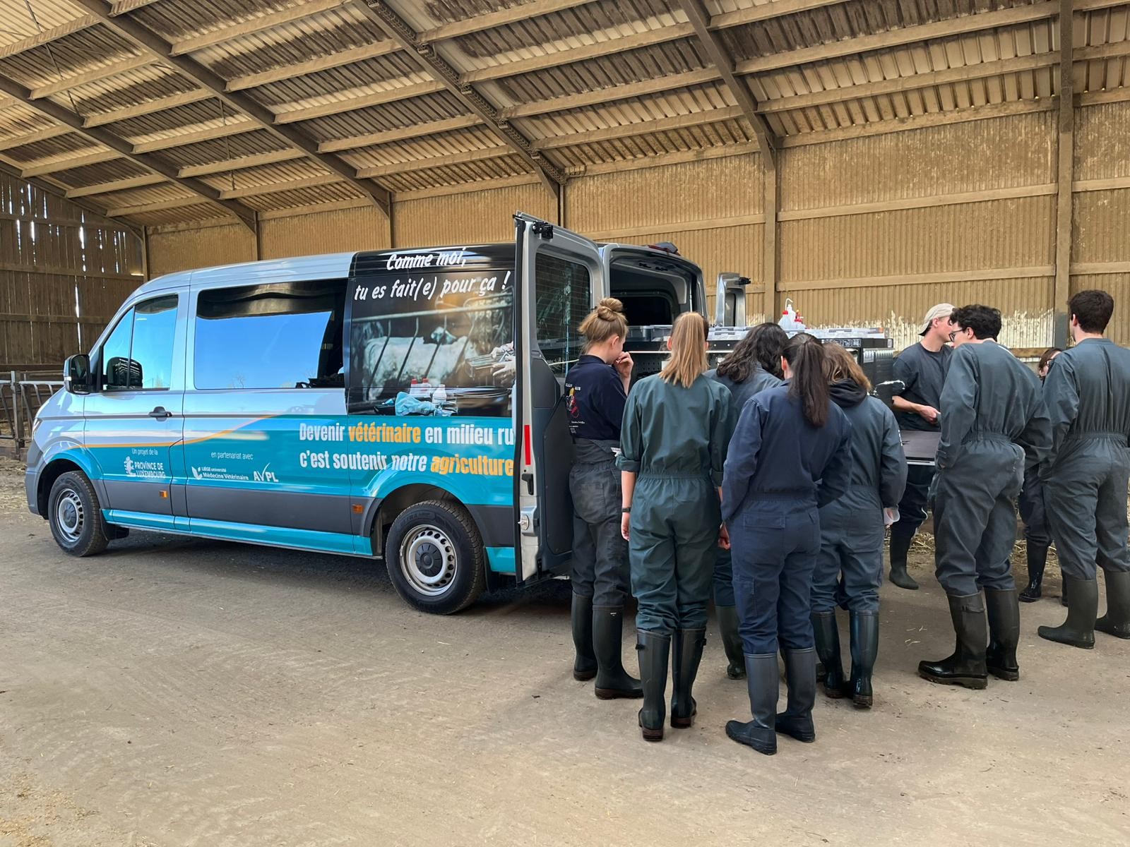 ULiège : les étudiants vétérinaires avec une clinique mobile en province de Luxembourg
