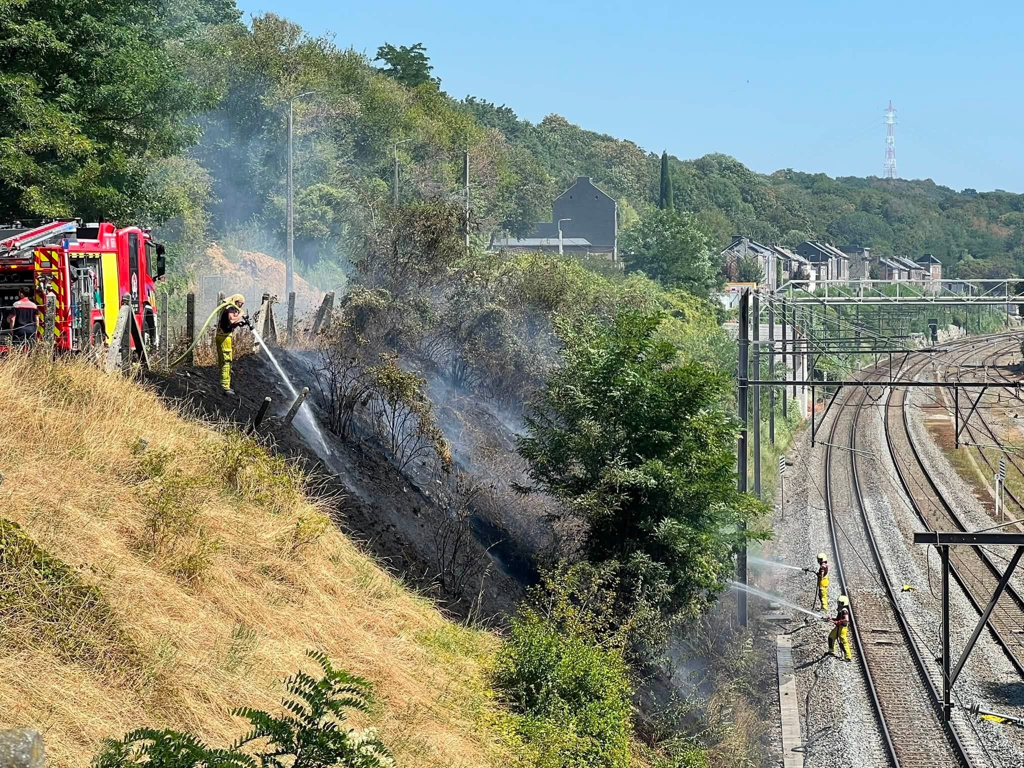 Engis : incendie d'un espace boisé
