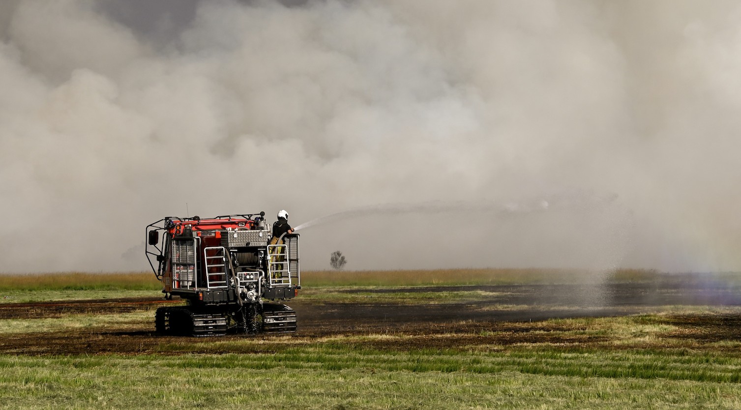 Fagnes : contenir le feu et espérer pouvoir arroser par les airs