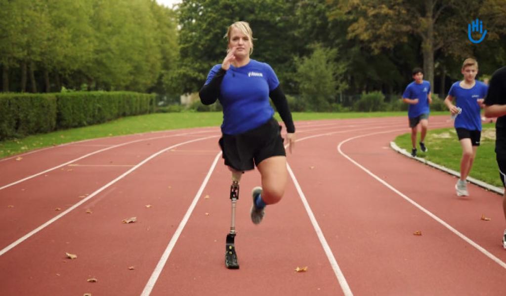 Née sans jambe droite, Ania va relever le défi des 20 km de Bruxelles ! 