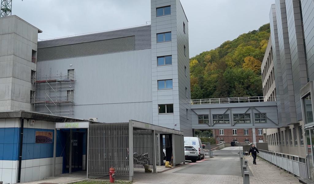 Le bâtiment D, coeur du service de dialyse au CHR de Huy