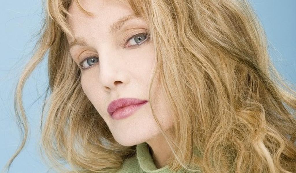 Arielle Dombasle en repérage en région liégeoise