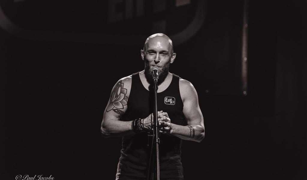 M'sieur 13 sacré champion de la coupe acadienne de slam/poésie 2025