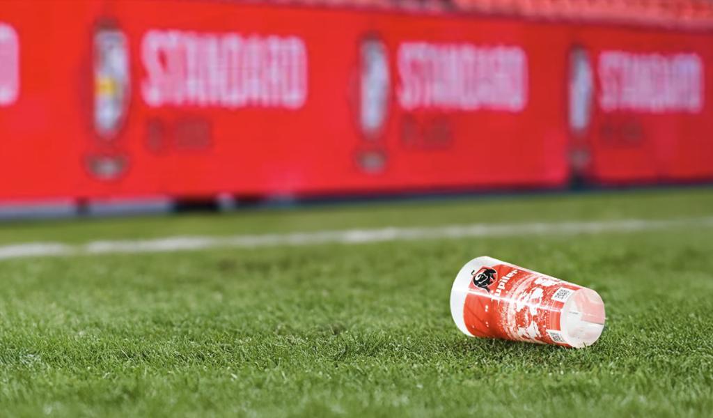 Boire dans les tribunes au Standard, c'est fini !