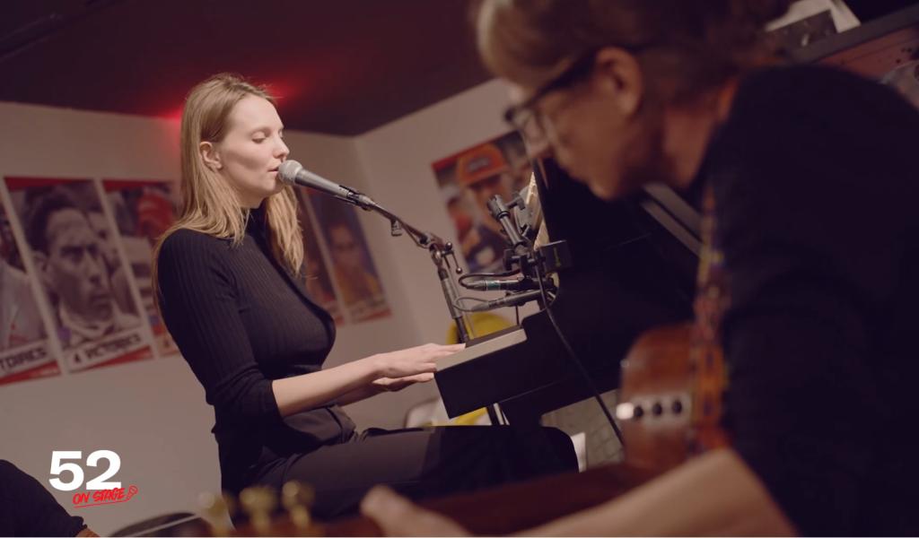 Alma Laloy au Musée du Circuit