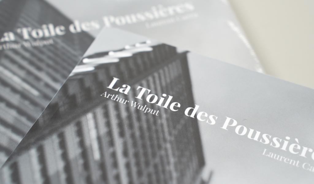 "La toile des poussières", un roman photo de Laurent Carra et Arthur Wulput