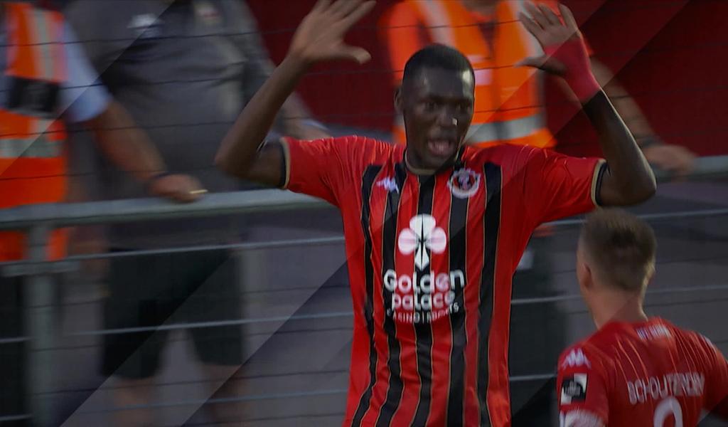 BFOOT su 15 décembre 2005 avec Abdoulaye Ba (RFC Seraing)