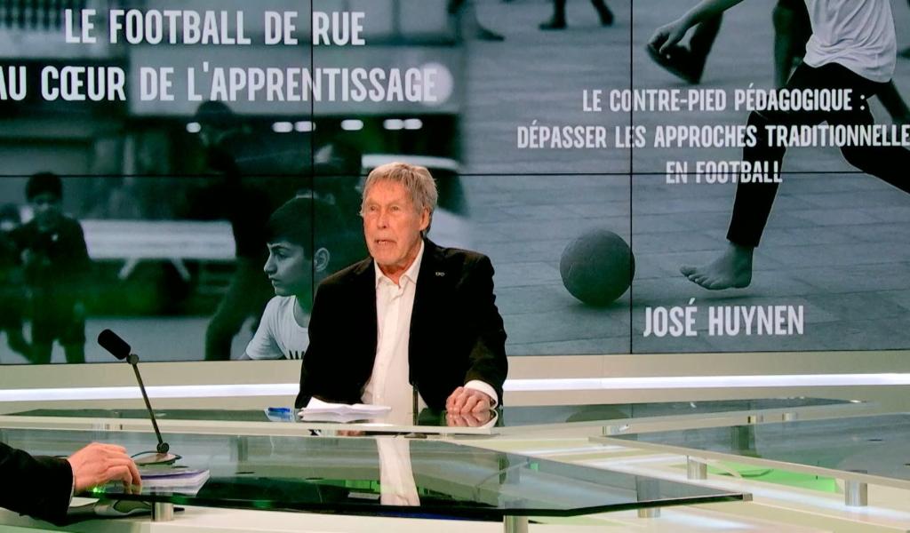 José Huynen partage sa vision du foot dans son livre