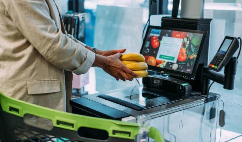 Comeos introduit un recours contre la taxe sur les caisses en libre-service