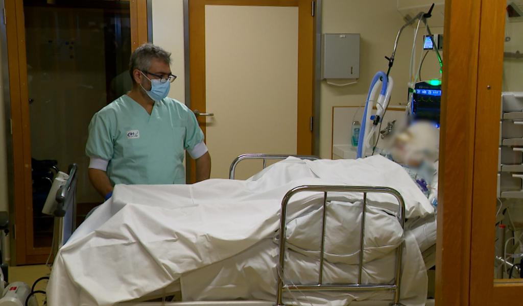 Le père de la victime de Crans-Montana hospitalisée au CHU témoigne