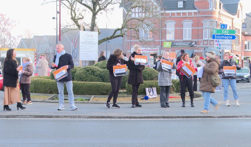 Fléron: les commerçants de l'Avenue des Martyrs manifestent