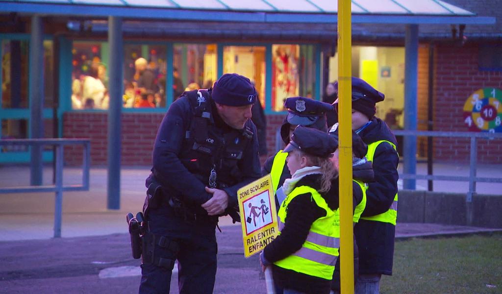 Sécurité routière à Flémalle: des enfants sensibilisent leurs parents
