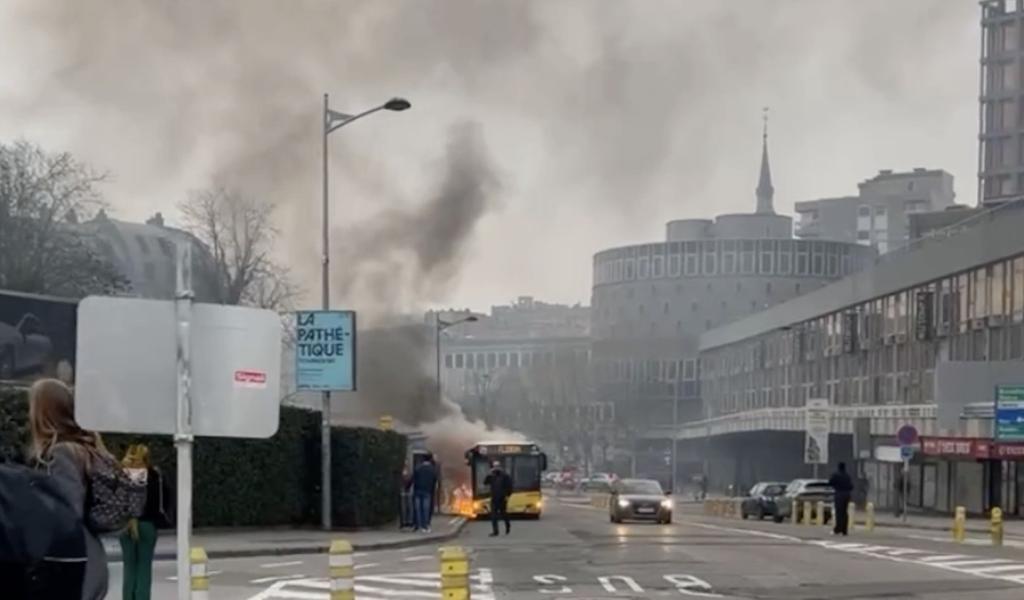 Incendie d’un bus de la ligne 29 à Liège : aucun blessé