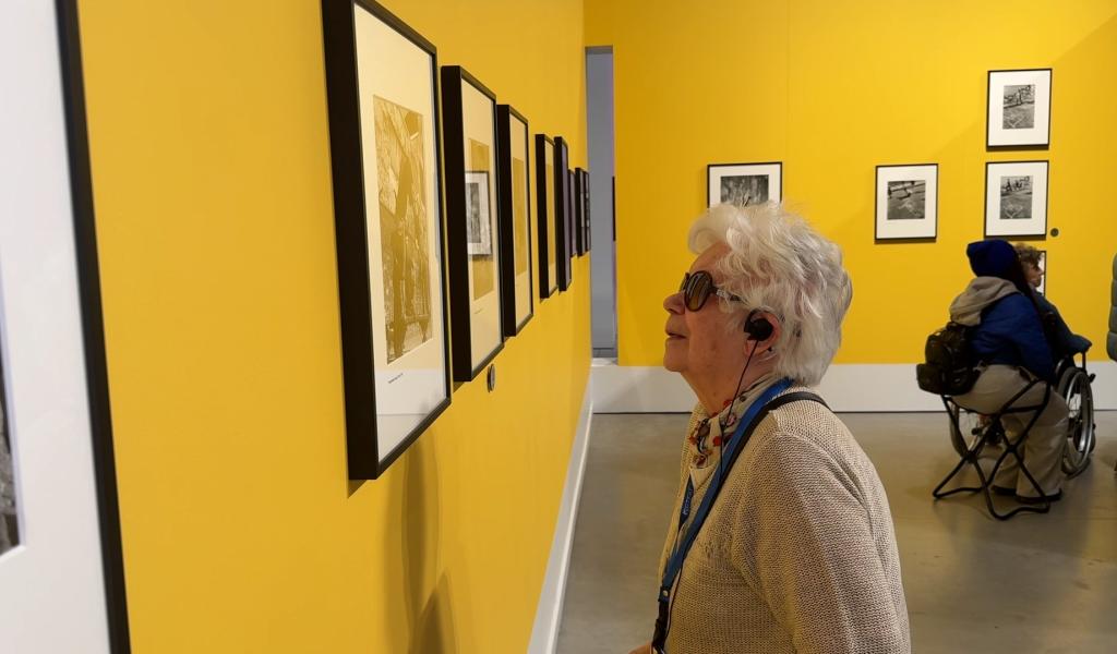 Les résidents d'une maison de repos dans l'univers de Doisneau