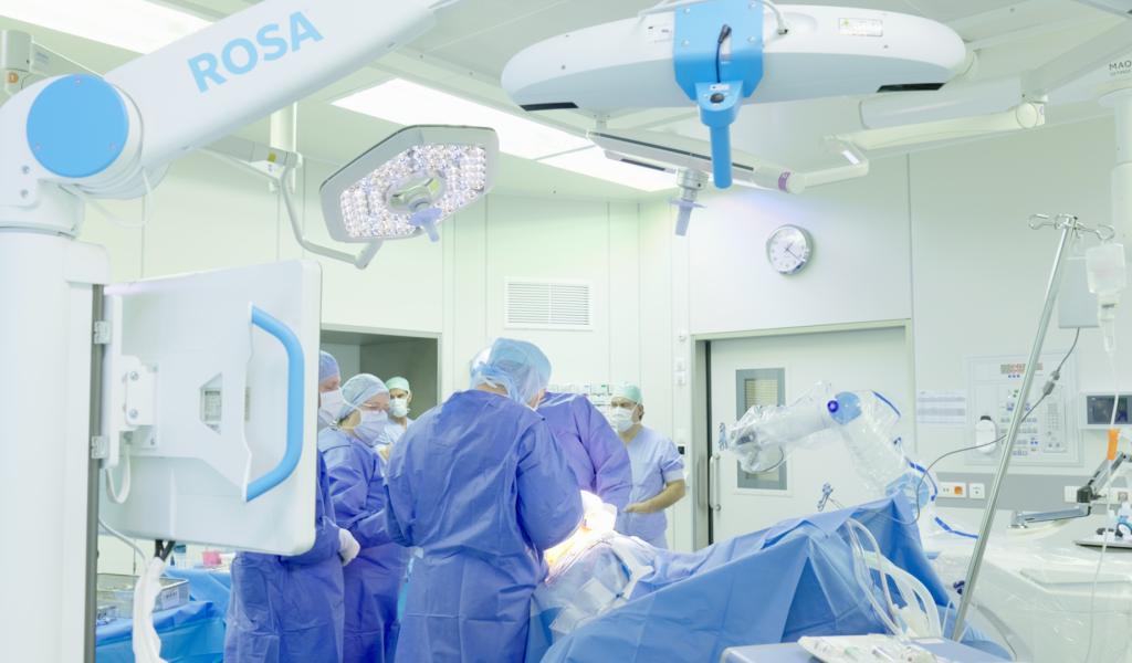 Un robot d'assistance pour les poses de prothèses de genou