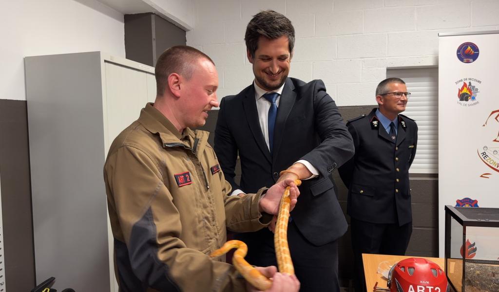 Adrien Dolimont en visite à l’Animal Rescue Team de Hesbaye