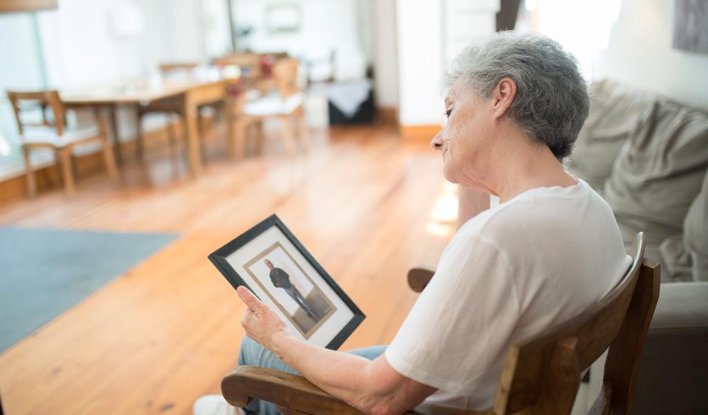 Recherche ULiège : le sommeil comme marqueur précoce d'Alzheimer ?