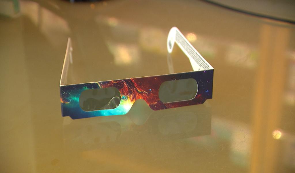 Les lunettes éclipse en rupture de stock