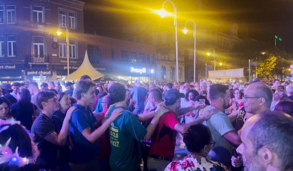 15 août à Liège : distribution de bouteilles d'eau et services de secours renforcés