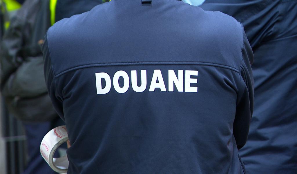 Visite du ministre Clarinval aux douanes de Liège Airport