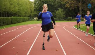 Née sans jambe droite, Ania va relever le défi des 20 km de Bruxelles ! 