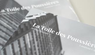 "La toile des poussières", un roman photo de Laurent Carra et Arthur Wulput