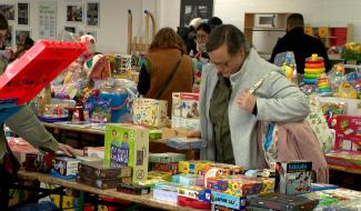 Des jouets d’occasion pour une hotte durable avec l'ONG Autre Terre