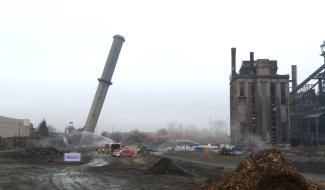Des images impressionnantes: deux tours du HFB d'Ougrée dynamitées ce matin