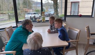 Rencontre intergénérationnelle pour la journée du pyjama