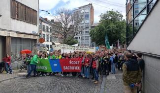 Liège : les enseignants en colère sont toujours dans la rue malgré le vote de cette nuit