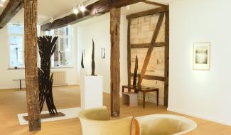 Galerie Colon : 3 artistes réunis autour du noir et blanc mais aussi de la matière