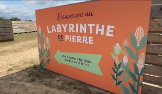 La ferme Le Maire à Verlaine rassemble autour d'un labyrinthe