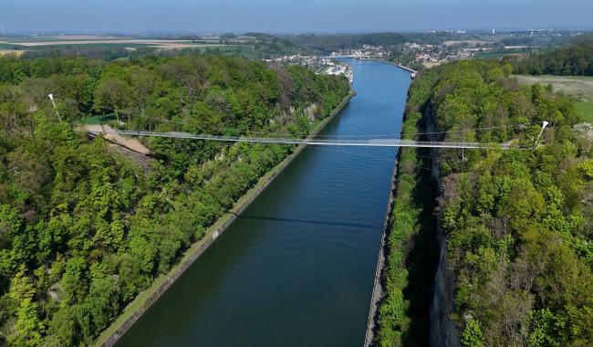 La passerelle de Caster à 55m de haut pour relier Bassenge à Visé et Maastricht