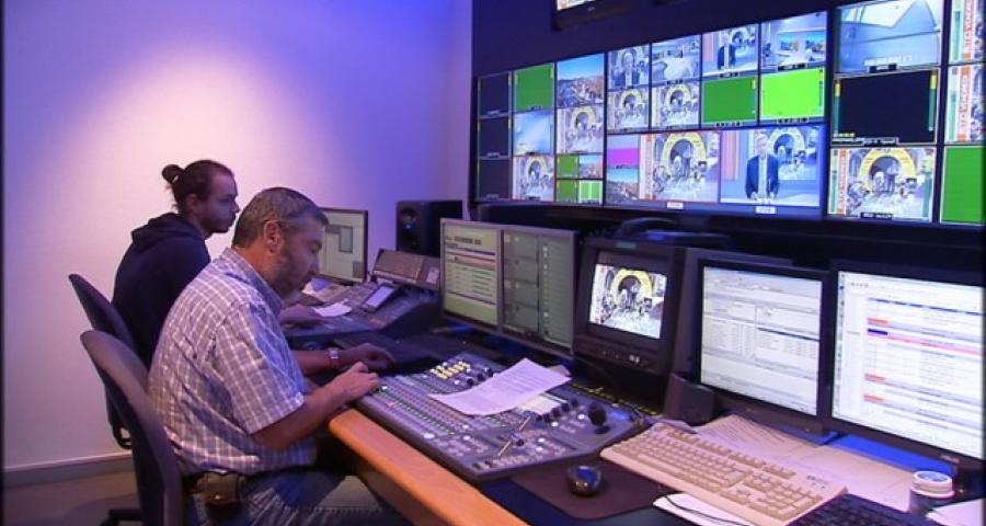 Manu Di Martino et Michel Remacle devant la régie