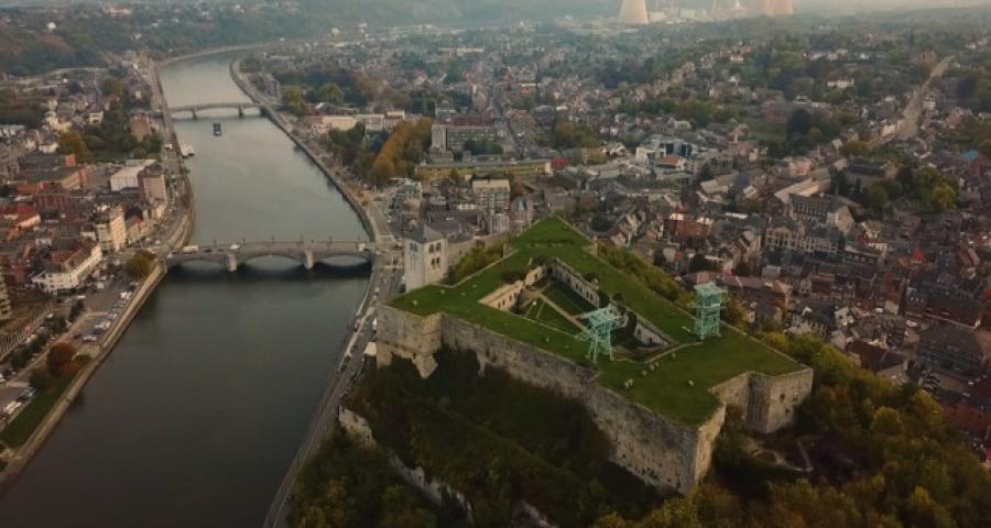 Tourisme : Huy au pied du mur 