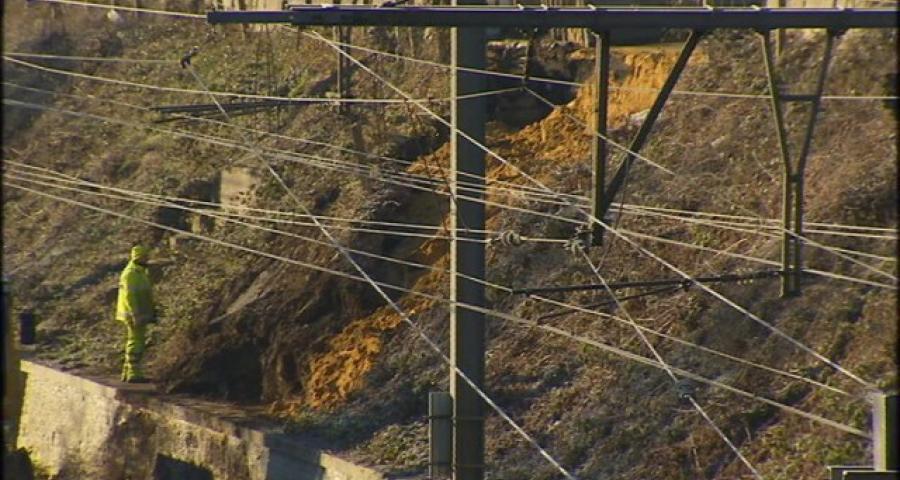 éboulement près d'une voie de chemin de fer à Embourg