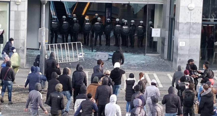 Emeutes de Liège: un prévenu voulait sensibiliser les policiers en leur jetant des pavés