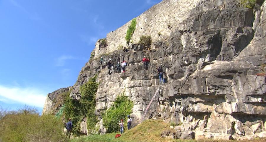 Wanze : Ca grimpe au château ! 