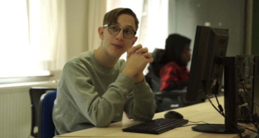 Un autre regard: Formation travaux de bureau