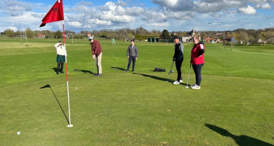 Les testeurs sont fair-play sur le fairway (4/5)