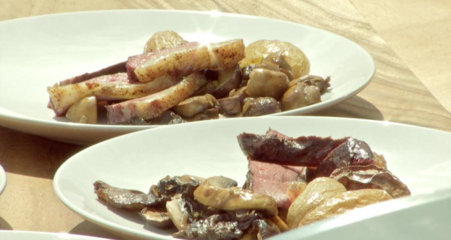 Le canard au saké accompagné de ses champignons