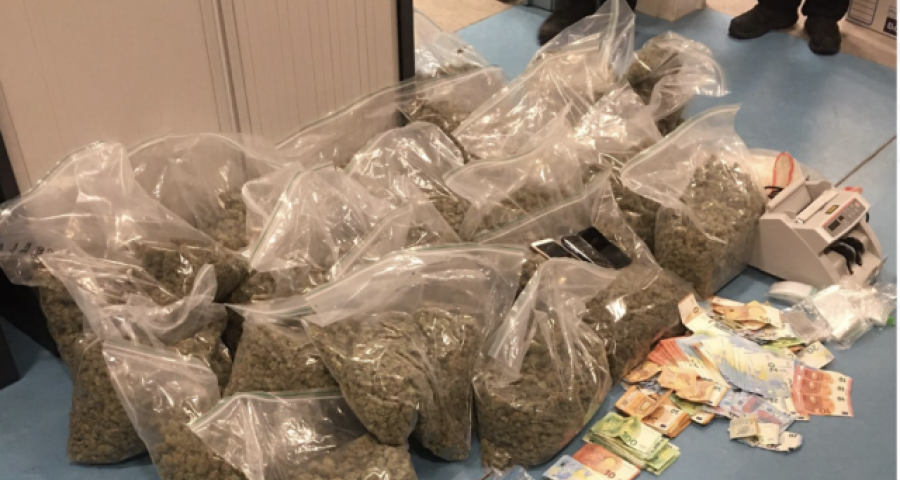 Drogue, alcool et argent : importante saisie opérée par la police de Liège 