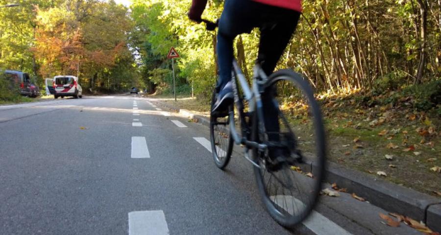Les cyclistes applaudis sur le chemin du travail pour promouvoir l'usage du vélo